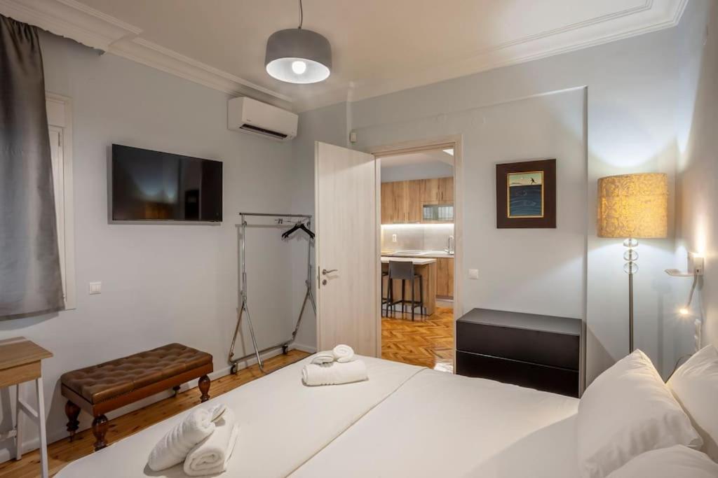 Karolou Ntil- Ground Floor Suite Солун Екстериор снимка