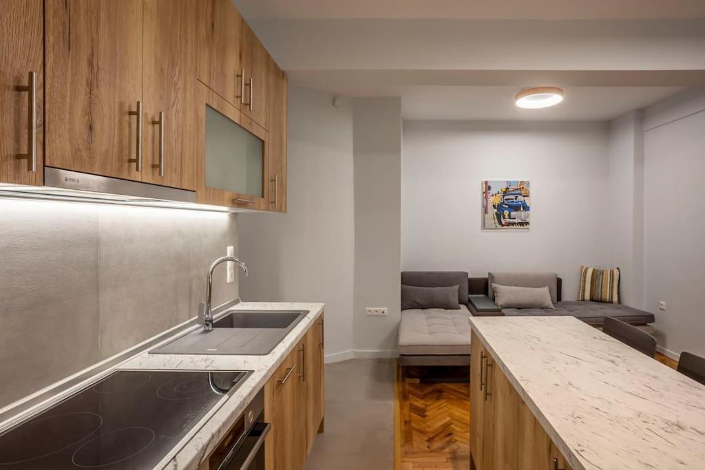 Karolou Ntil- Ground Floor Suite Солун Екстериор снимка